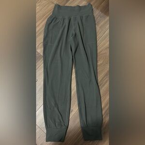 Athleta salutation jogger
